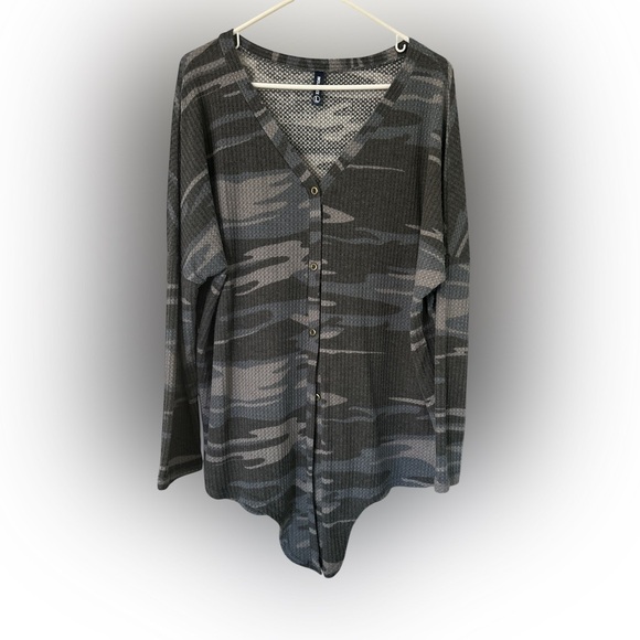 IWOLLENCE Sweaters - IWOLLENCE Gray Camouflage Button-Up Cardigan - Large